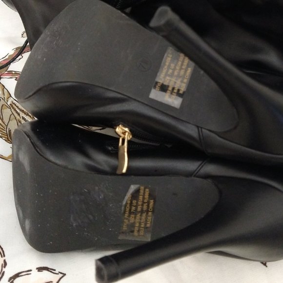 Free Reign Blk Vegan Wide Calf Lace-up Heel Boots - Picture 6 of 9